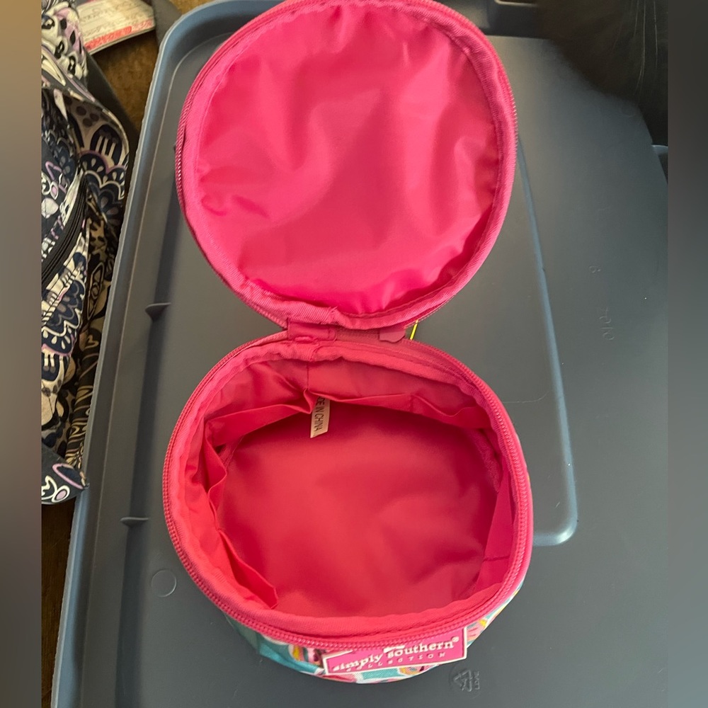 Simply Southern small travel bag - Picture 3 of 5